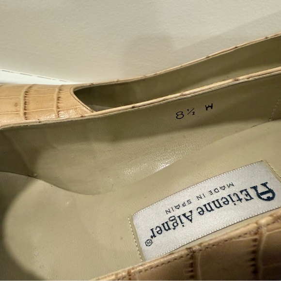 Etienne Aigner Tan Heels with Crocodile Texture Size 8.5 - Picture 7 of 10